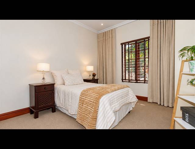 3 BEDROOM TOWNHOUSE FOR SALE IN HILLCREST CENTRAL